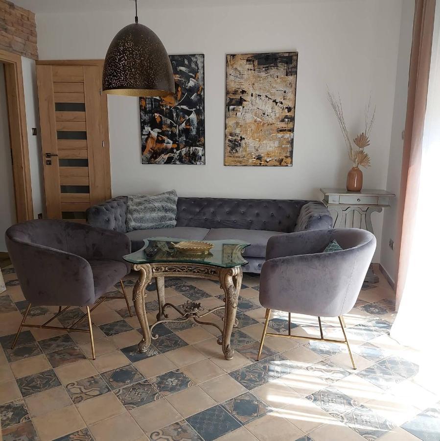 Dr Becsey Luxury Apartman Bekescsaba Exterior foto