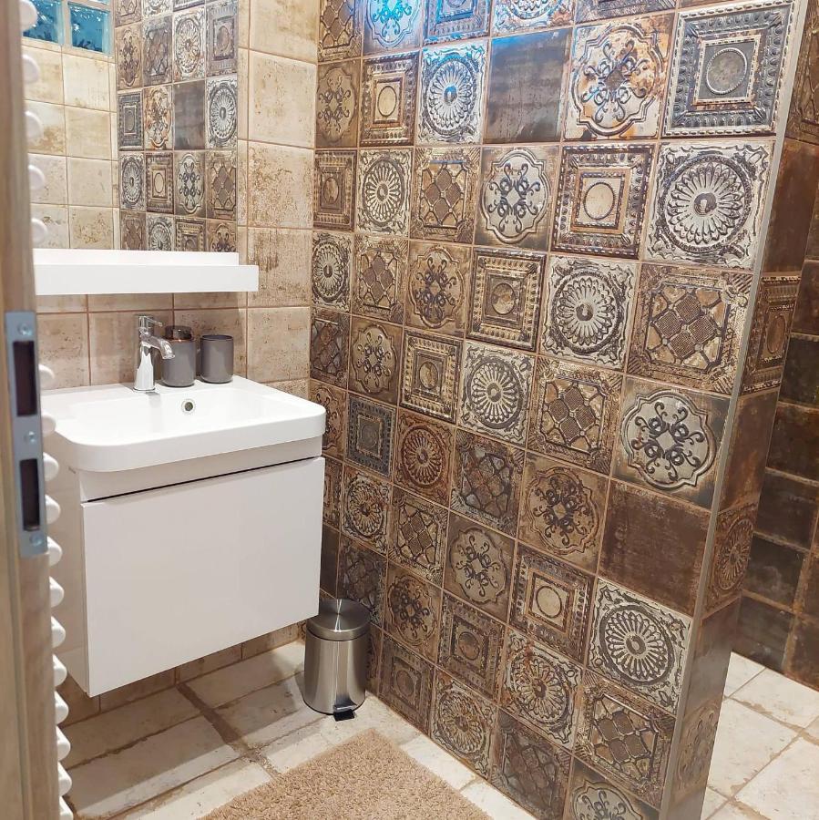 Dr Becsey Luxury Apartman Bekescsaba Exterior foto