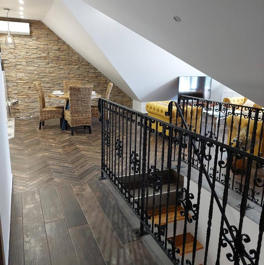 Dr Becsey Luxury Apartman Bekescsaba Exterior foto