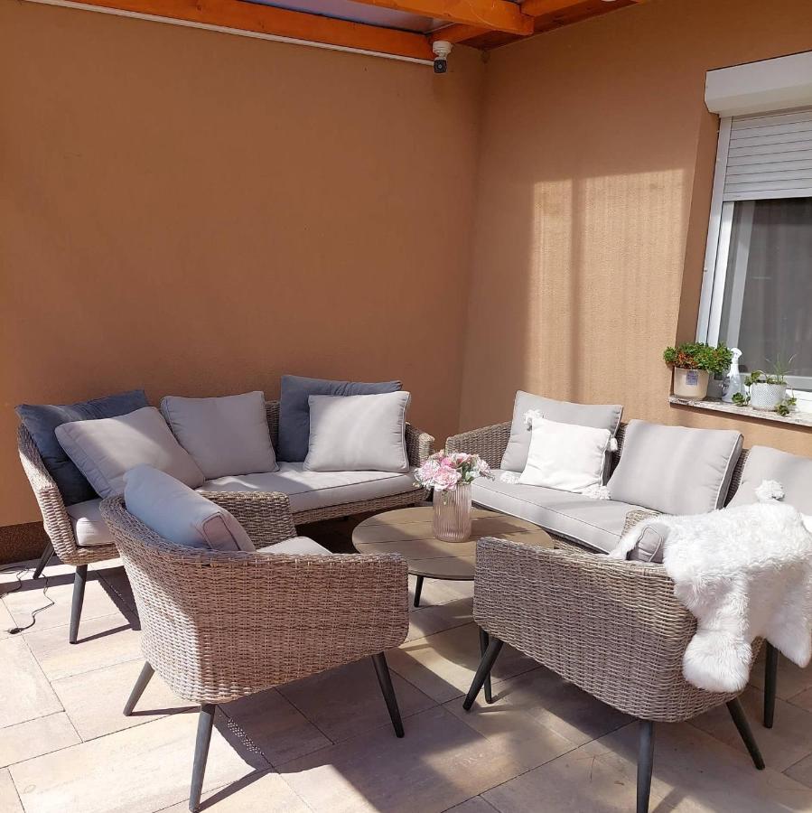 Dr Becsey Luxury Apartman Bekescsaba Exterior foto