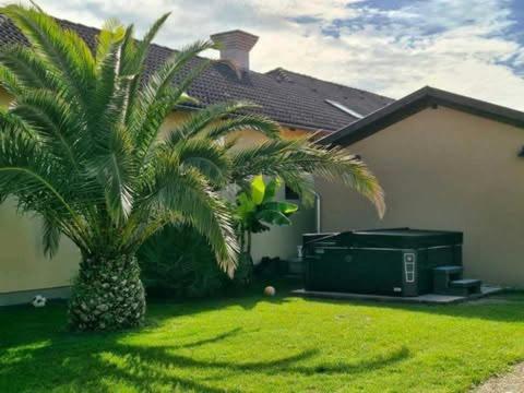 Dr Becsey Luxury Apartman Bekescsaba Exterior foto